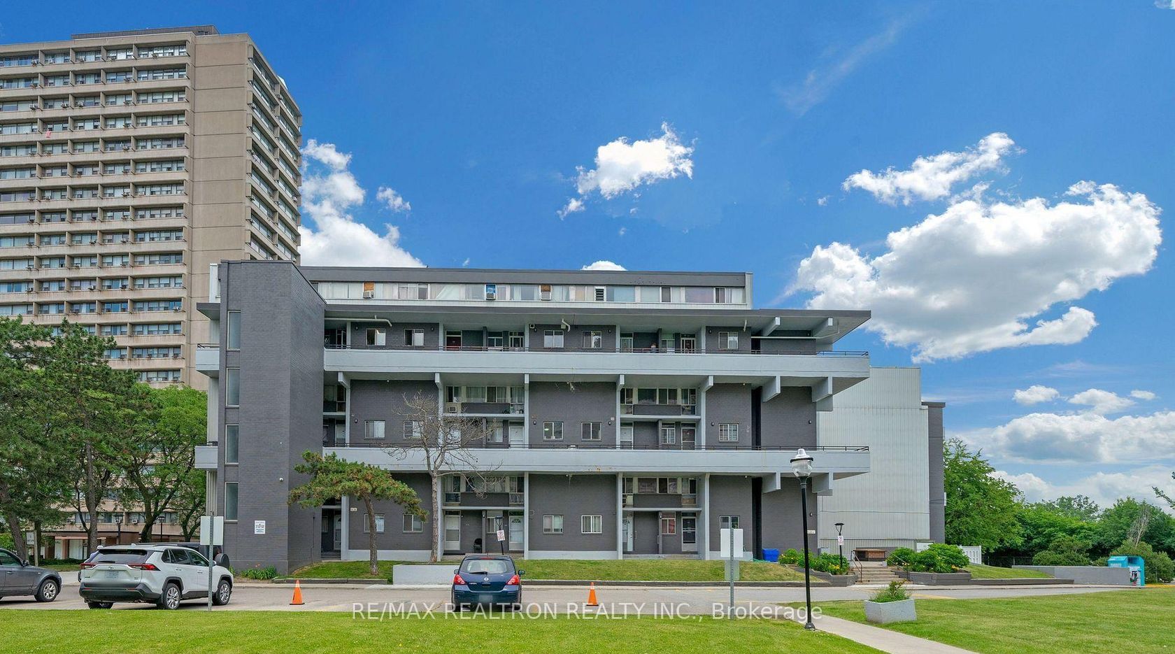 308 - 40 Sunny Glenway, Flemingdon Park, Toronto photo 3