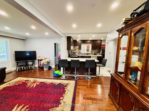 Photo 4 at 6 Maretta Avenue, Eglinton East, Toronto