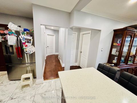 Photo 12 at 6 Maretta Avenue, Eglinton East, Toronto