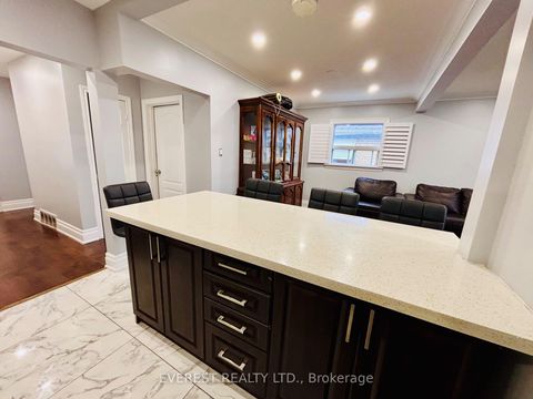 Photo 15 at 6 Maretta Avenue, Eglinton East, Toronto