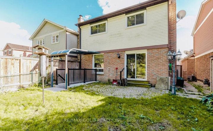 Photo 19 at 100 rawling Crescent, Heart Lake East, Brampton