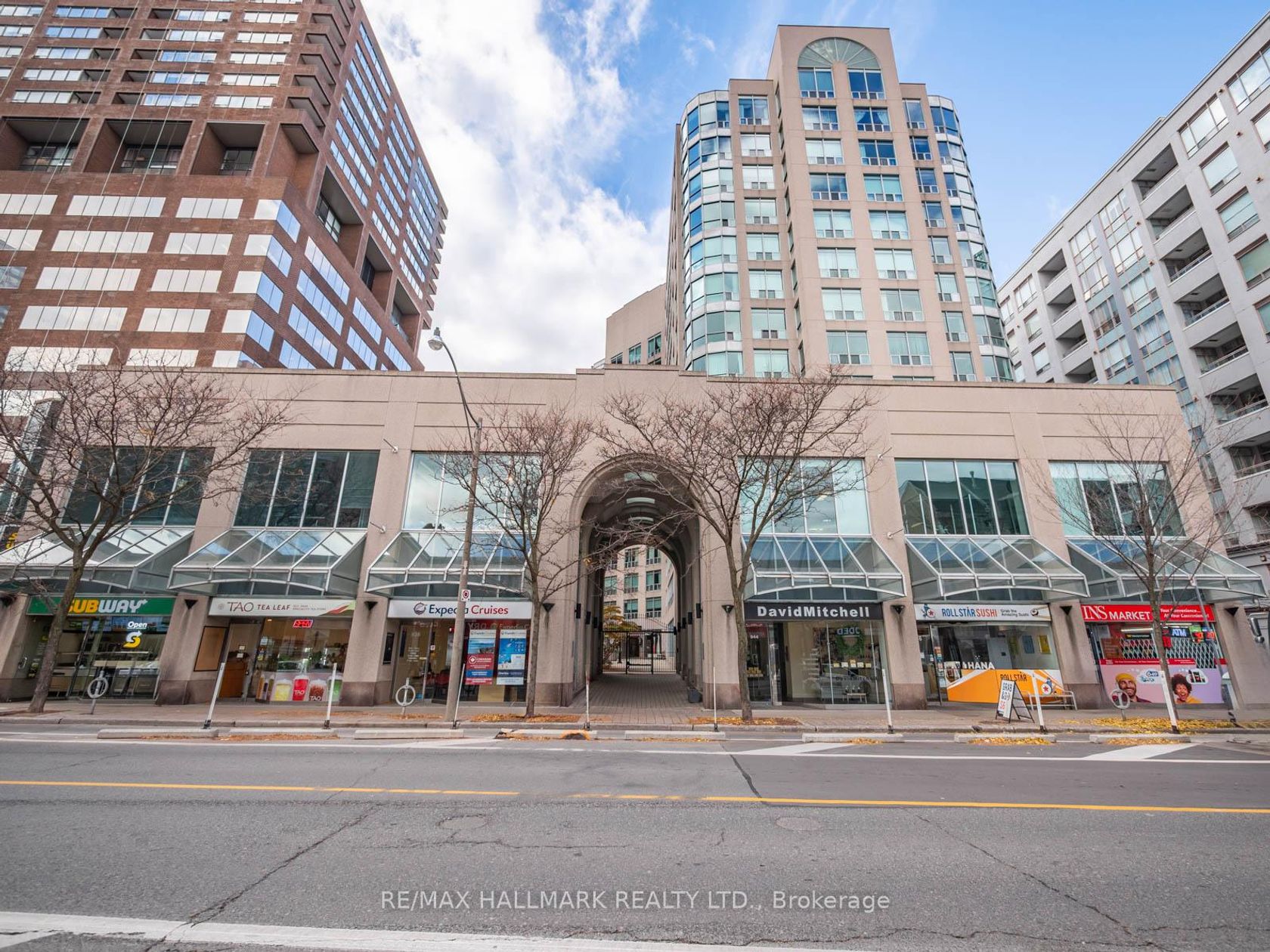 809 - 942 Yonge Street, Annex, Toronto 