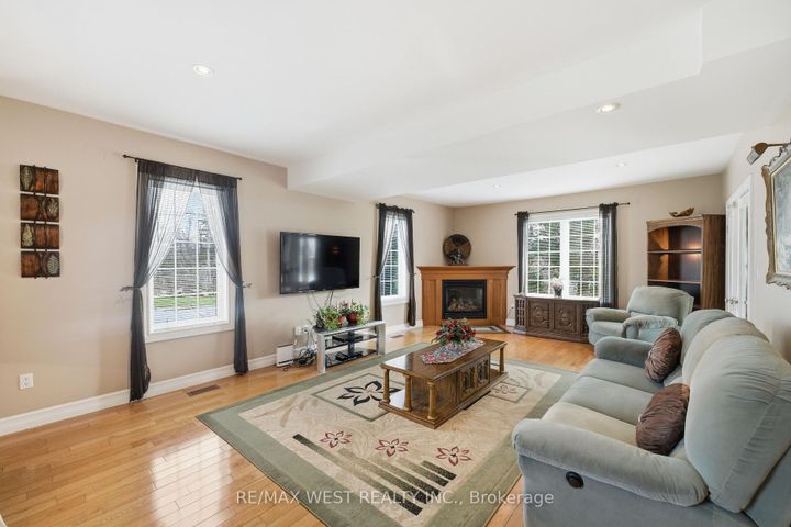 Photo 6 at 4 Coryell Street, Rural Scugog, Scugog