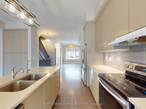 Photo 18 at 70 Laskin Drive, Patterson, Vaughan