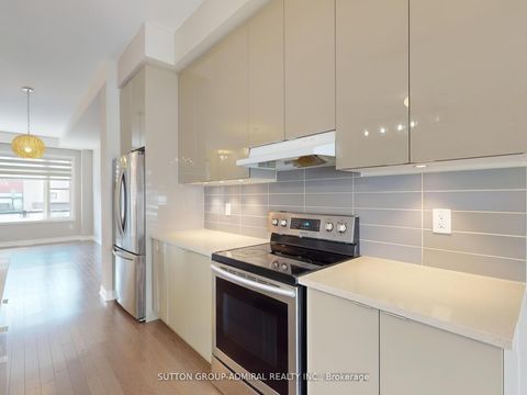 Photo 19 at 70 Laskin Drive, Patterson, Vaughan