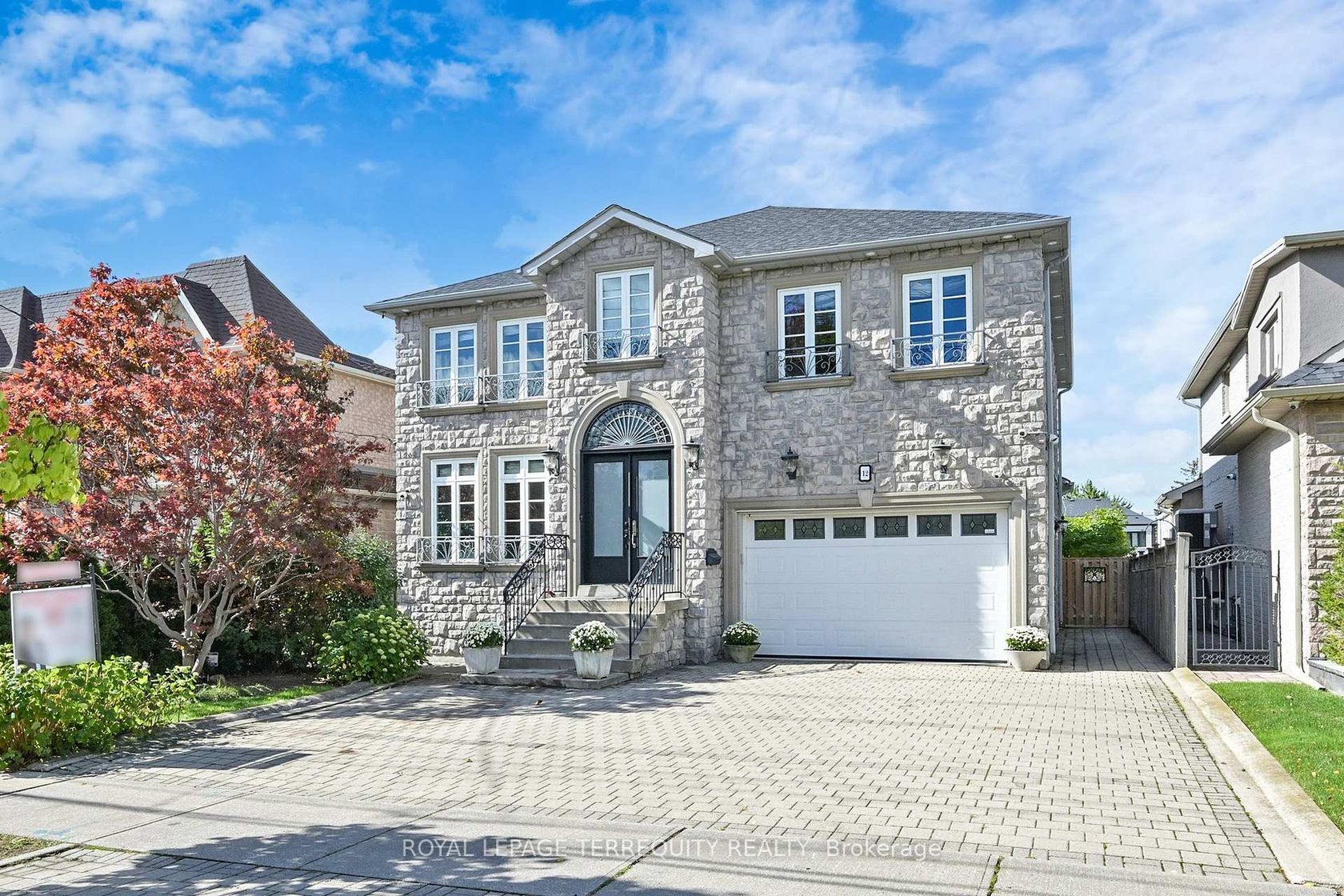 12 Highland Hill, Glen Park, Toronto 