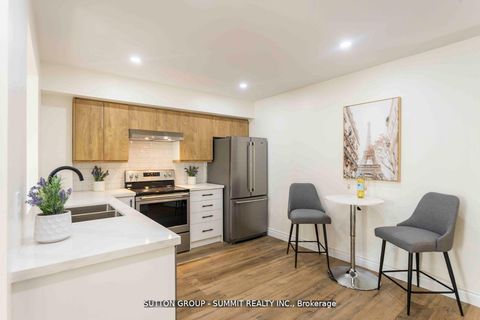 Photo 8 at 421 - 12 Douro Street, Niagara, Toronto