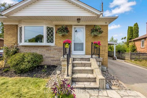 Photo 2 at 44 Shier Drive, Woburn, Toronto