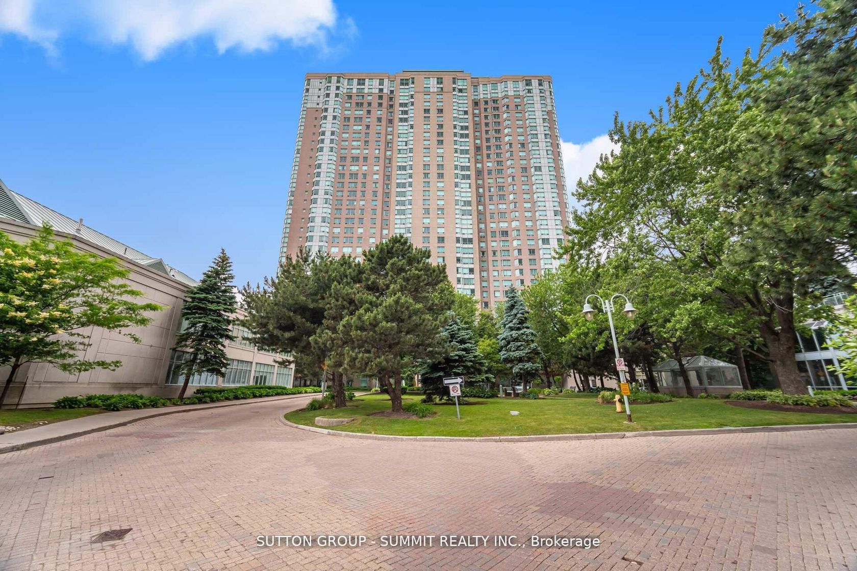 2923 - 68 CORPORATE Drive, Woburn, Toronto 