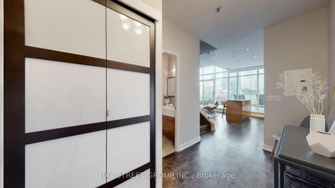 Photo 10 at UPH01 - 21 Nelson Street, Waterfront Communities C1, Toronto