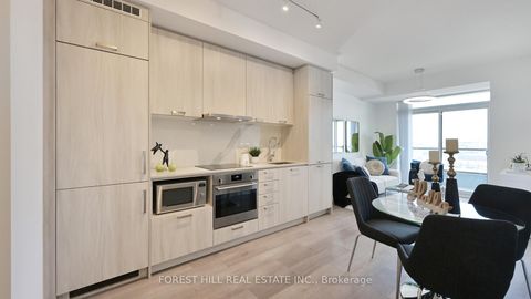 Photo 5 at 818 - 38 Honeycrisp Crescent, Vaughan Corporate Centre, Vaughan