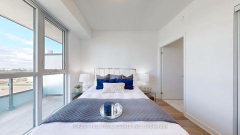 Photo 10 at 818 - 38 Honeycrisp Crescent, Vaughan Corporate Centre, Vaughan