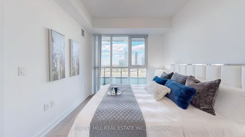 Photo 12 at 818 - 38 Honeycrisp Crescent, Vaughan Corporate Centre, Vaughan