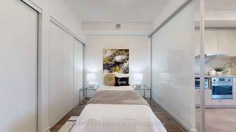 Photo 16 at 818 - 38 Honeycrisp Crescent, Vaughan Corporate Centre, Vaughan