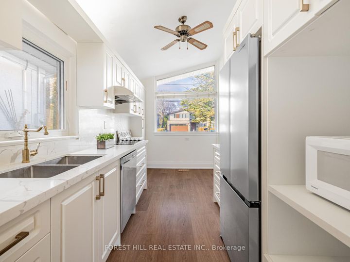 Photo 7 at 91 Citation Drive, Bayview Village, Toronto