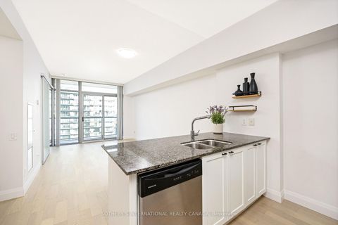 Photo 8 at 1601 - 105 The Queensway Avenue, Swansea, Toronto