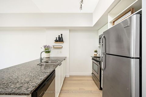 Photo 10 at 1601 - 105 The Queensway Avenue, Swansea, Toronto