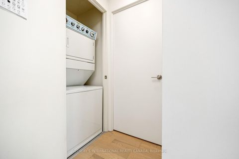 Photo 22 at 1601 - 105 The Queensway Avenue, Swansea, Toronto