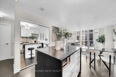 Photo 2 at 1011 - 1 Michael Power Place, City Centre West, Toronto