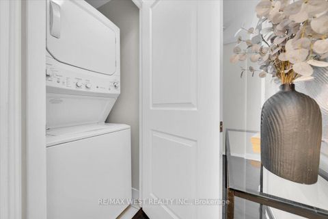 Photo 5 at 1011 - 1 Michael Power Place, City Centre West, Toronto