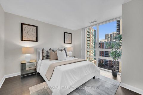 Photo 9 at 1011 - 1 Michael Power Place, City Centre West, Toronto