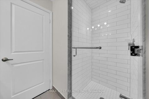 Photo 12 at 1011 - 1 Michael Power Place, City Centre West, Toronto