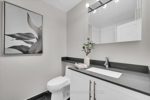 Photo 16 at 1011 - 1 Michael Power Place, City Centre West, Toronto