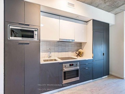 Photo 3 at 304 - 170 Bayview Avenue, Waterfront Communities C8, Toronto