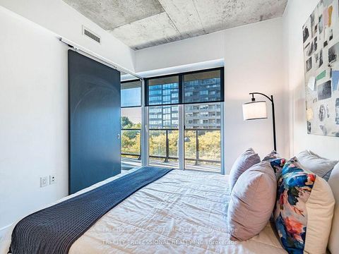 Photo 6 at 304 - 170 Bayview Avenue, Waterfront Communities C8, Toronto