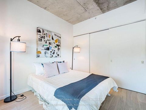 Photo 11 at 304 - 170 Bayview Avenue, Waterfront Communities C8, Toronto