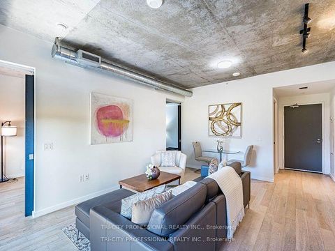 Photo 15 at 304 - 170 Bayview Avenue, Waterfront Communities C8, Toronto