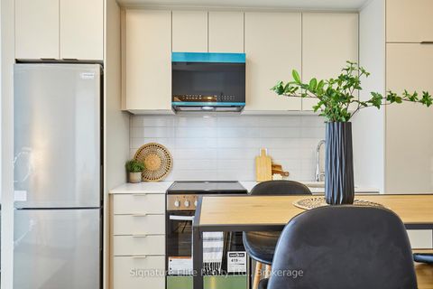 Photo 2 at 411 - 4569 Kingston Road, West Hill, Toronto