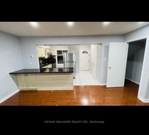 Photo 4 at 16 - 28 Rexdale Boulevard, Kipling, Toronto