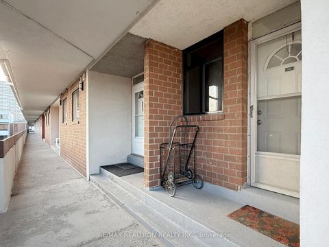 Photo 3 at 312 - 150 Leeward Glenway, Flemingdon Park, Toronto