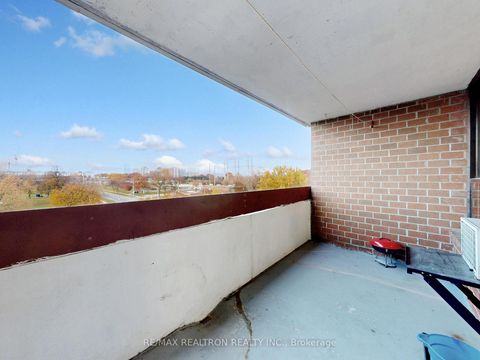 Photo 36 at 312 - 150 Leeward Glenway, Flemingdon Park, Toronto