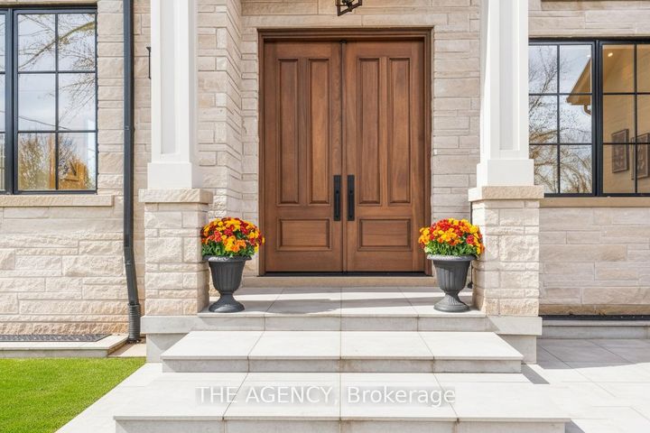 Photo 3 at 512 Weynway Court, WO West, Oakville