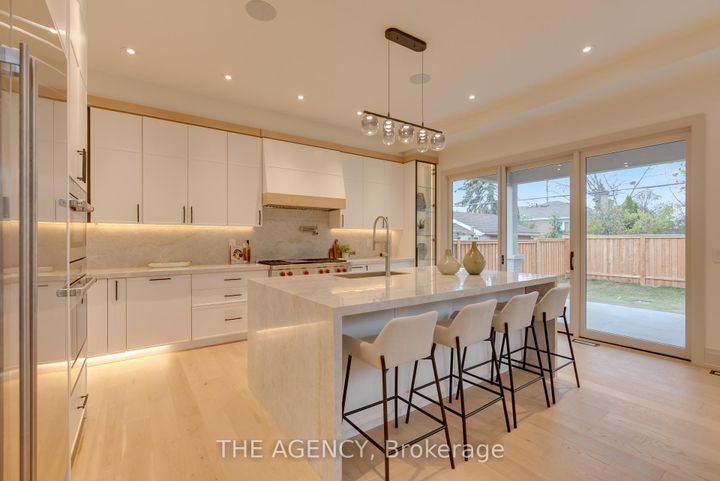 Photo 10 at 512 Weynway Court, WO West, Oakville