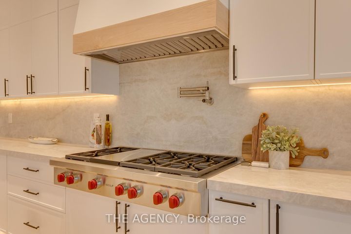 Photo 13 at 512 Weynway Court, WO West, Oakville