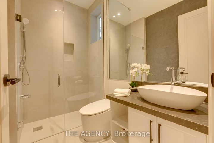 Photo 24 at 512 Weynway Court, WO West, Oakville