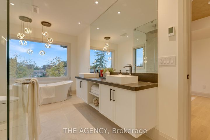 Photo 34 at 512 Weynway Court, WO West, Oakville