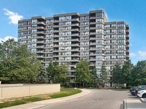 Photo 3 at 312 - 91 Townsgate Drive, Yorkhill, Vaughan