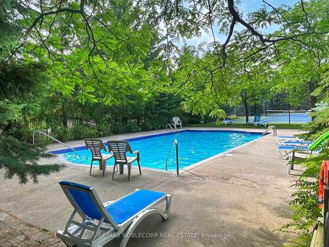 Photo 34 at 312 - 91 Townsgate Drive, Yorkhill, Vaughan