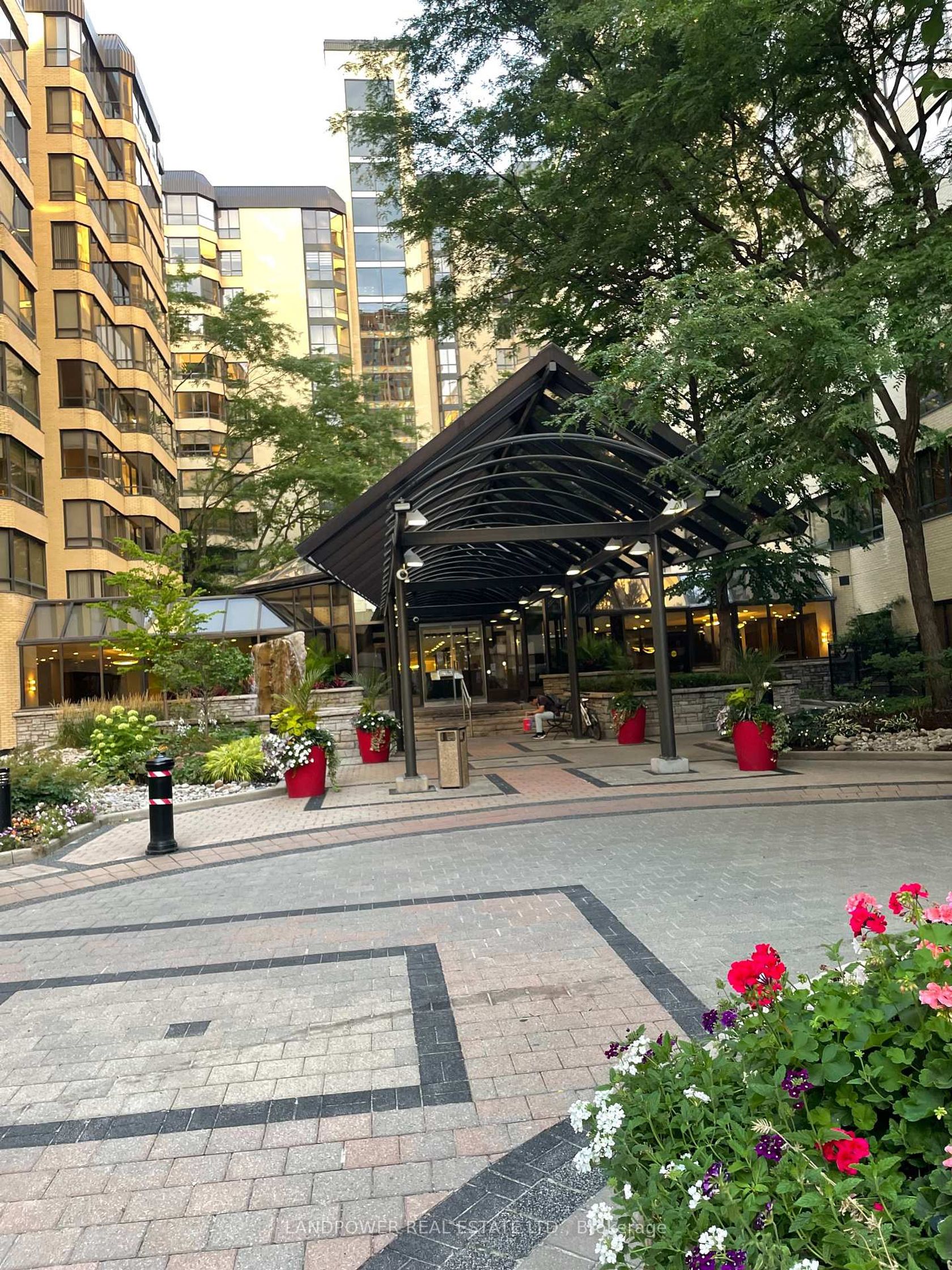 508 - 195 St. Patrick Street, Chinatown, Toronto 