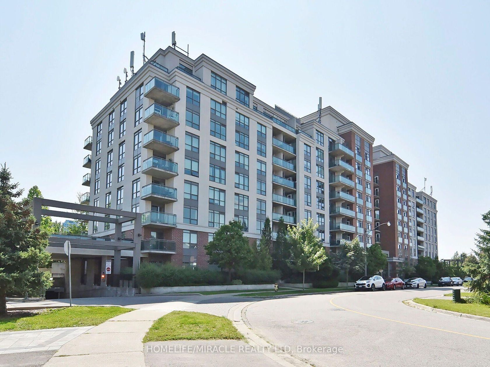 519 - 120 Dallimore Circle, Don Mills, Toronto photo number 2