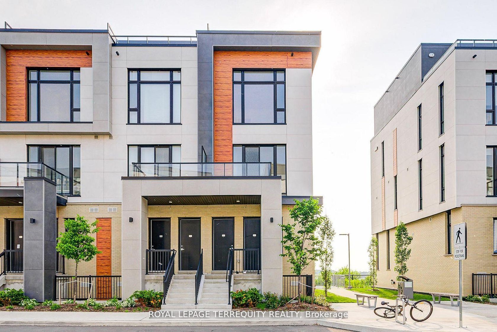 601 - 7 Steckley House Lane, Rural Richmond Hill, Richmond Hill 