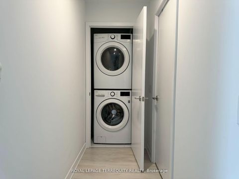 Photo 13 at 421 - 120 Parliament Street, Moss Park, Toronto