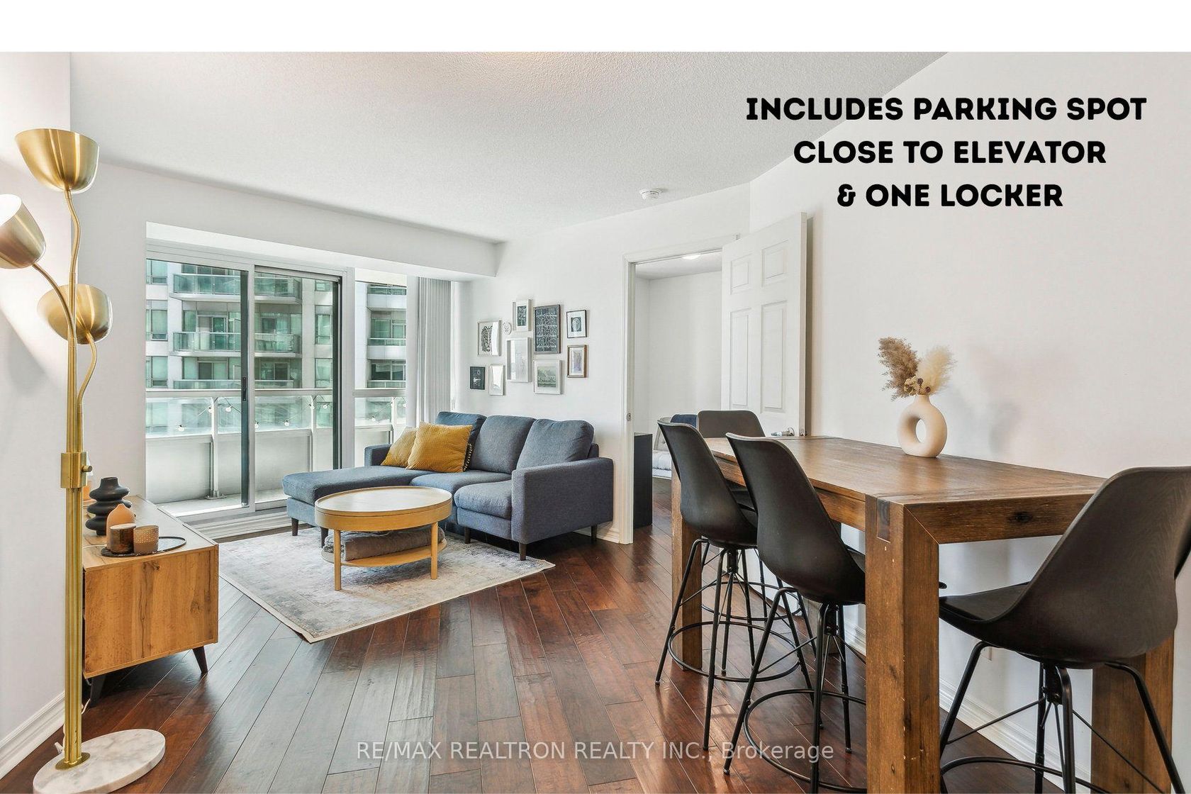 1215 - 19 Grand Trunk Crescent, Waterfront Communities C1, Toronto photo number 2