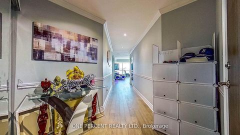 Photo 2 at 604 - 33 ELLEN Street, Lakeshore, Barrie