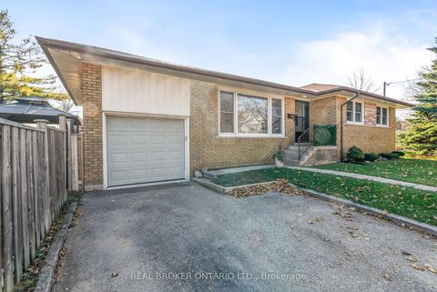 Photo 5 at 32 Kim Court, Kennedy Park, Toronto