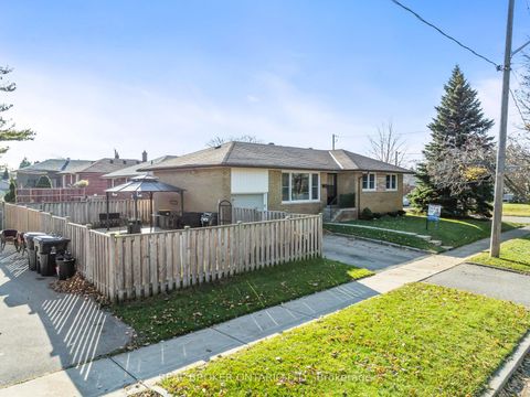 Photo 9 at 32 Kim Court, Kennedy Park, Toronto